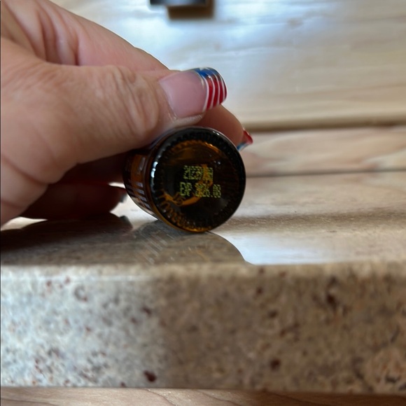 doTERRA Peppermint Oil in Amber Bottle - Picture 2 of 2